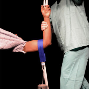 doctors applying a Fracture Reduction System on patient